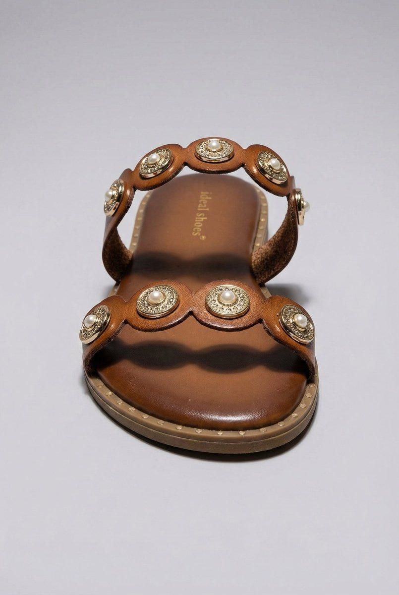 Ideal shoes - Flat Sandals Metallic Details - Tan Matte