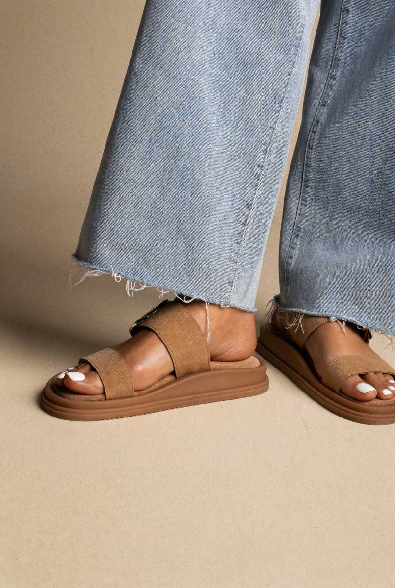 Estil - Flatform Buckle Sandals - Beige Suede