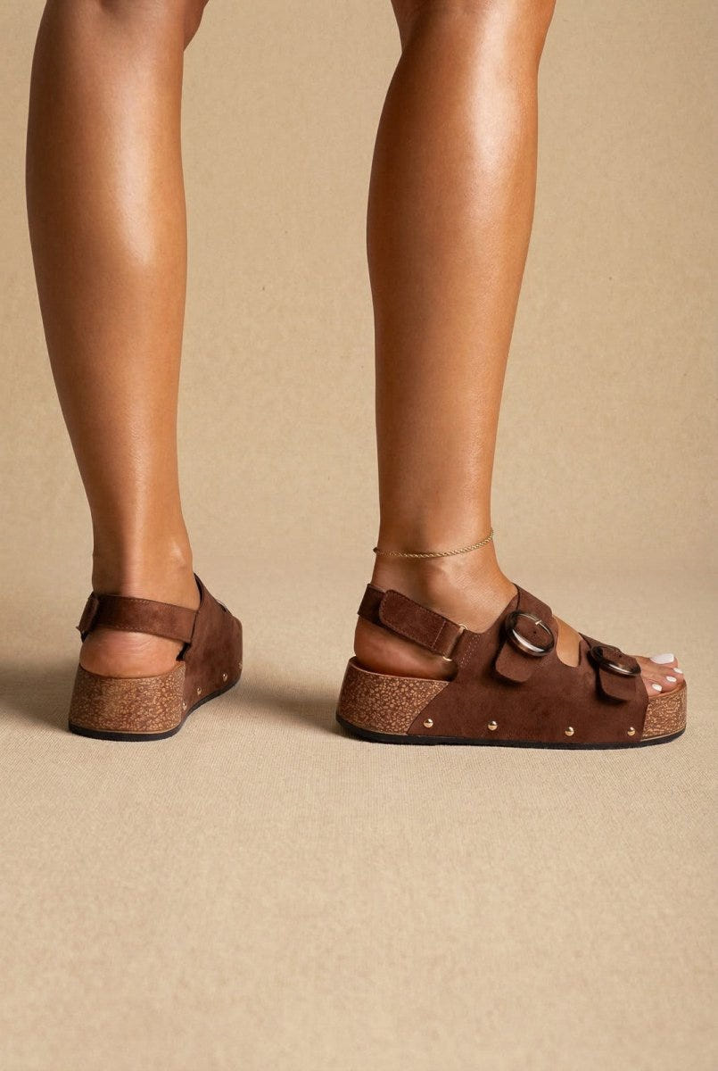 BOTEGGA 22 - Flatform Sandals Buckle Detail - Brown Suede