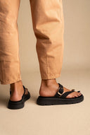 TFP - Flatform Toe Ring Sandals Buckle - Black