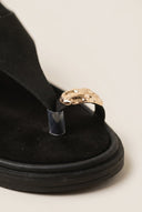 TFP - Flatform Toe Ring Sandals T - Strap - Black