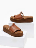 Flatforms δερμάτινα με φαρδιά φάσα Estil