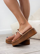 Flatforms δερμάτινα με φαρδιά φάσα Estil