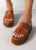 Flatforms δερμάτινα με ιδιαίτερη φάσα Estil - Ταμπά - thefashionproject.gr - Estil