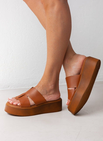 Flatforms δερμάτινα με ιδιαίτερη φάσα Estil - Ταμπά - thefashionproject.gr - Estil