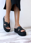 Flatforms δερμάτινα σανδάλια με ανοίγματα Estil - Μαύρο - thefashionproject.gr - Estil