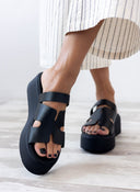 Flatforms δερμάτινα σανδάλια με φαρδιά φάσα Estil - Μαύρο - thefashionproject.gr - Estil