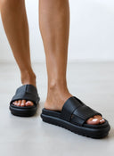 Flatforms δερμάτινα σανδάλια με περαστό σχέδιο στις φάσες - Μαύρο - thefashionproject.gr - ATENEO