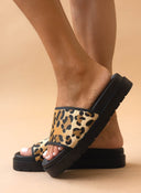 Flatforms σανδάλια με print - Leopard - thefashionproject.gr - CARAD