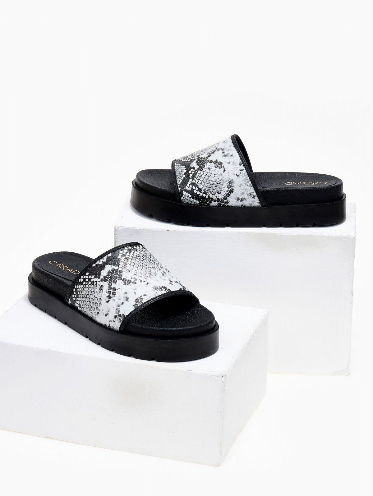 Flatforms σανδάλια με print - Λευκό/Μαύρο - thefashionproject.gr - CARAD