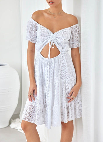 Φόρεμα με δαντέλα και cut out - Λευκό - thefashionproject.gr - The Fashion Project