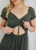 Φόρεμα με δαντέλα και cut out - Χακί - thefashionproject.gr - The Fashion Project