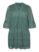 Φόρεμα με δαντέλα plus size Vero Moda curve 10294302 - Χακί - thefashionproject.gr - VERO MODA CURVE