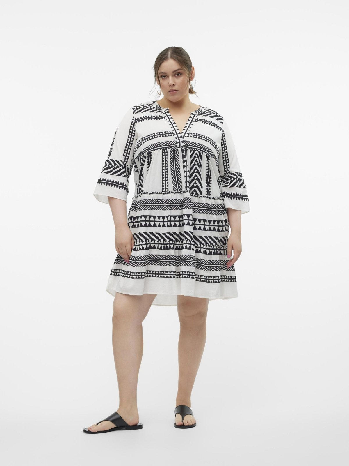 Φόρεμα με print Vero Moda Curve 10294292 - Λευκό/Μαύρο - thefashionproject.gr - VERO MODA CURVE