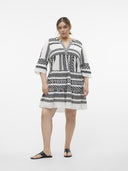 Φόρεμα με print Vero Moda Curve 10294292 - Λευκό/Μαύρο - thefashionproject.gr - VERO MODA CURVE