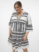 Φόρεμα με print Vero Moda Curve 10294292 - Λευκό/Μαύρο - thefashionproject.gr - VERO MODA CURVE