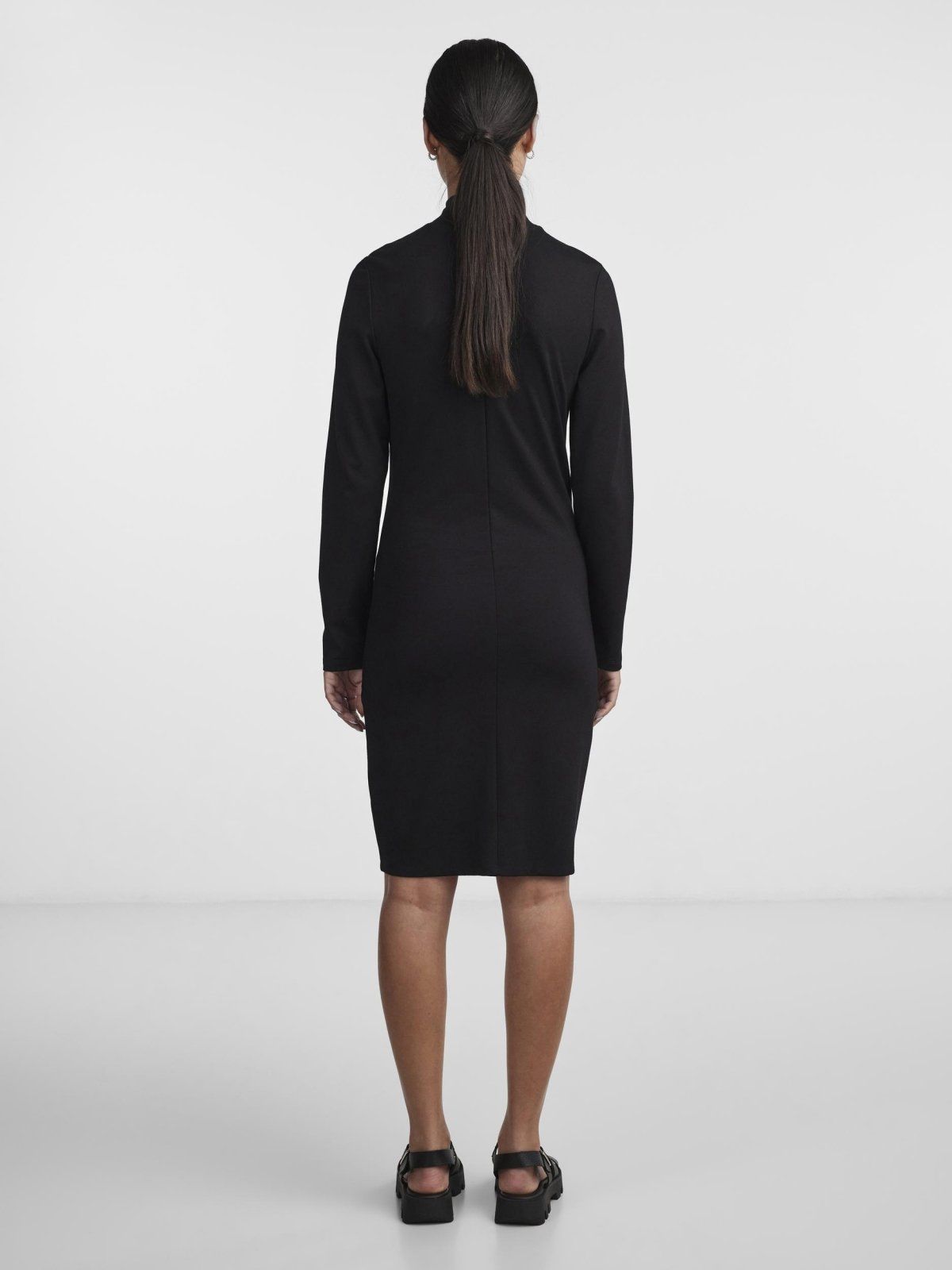 Φόρεμα με ψηλό γιακά PIECES 17141051 - Μαύρο - thefashionproject.gr - PIECES
