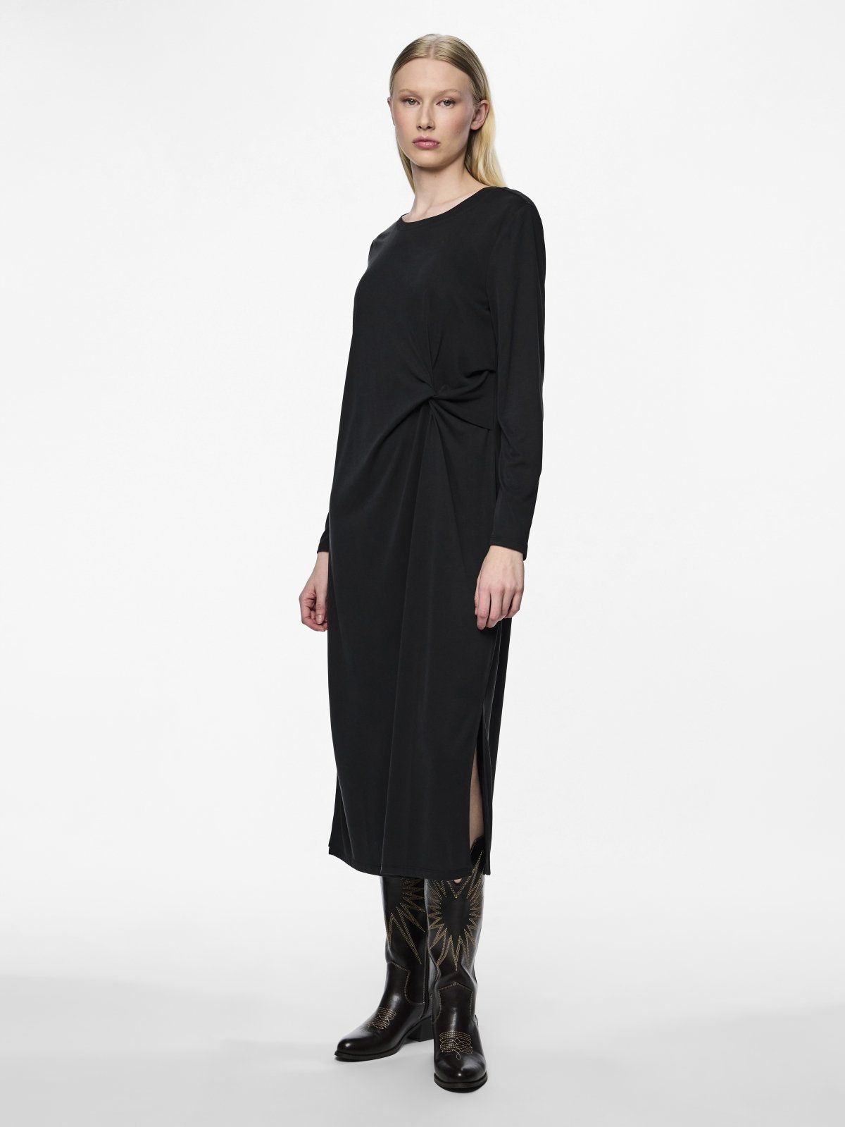 Φόρεμα μίντι basic Pieces 17151341 - Μαύρο - thefashionproject.gr - PIECES