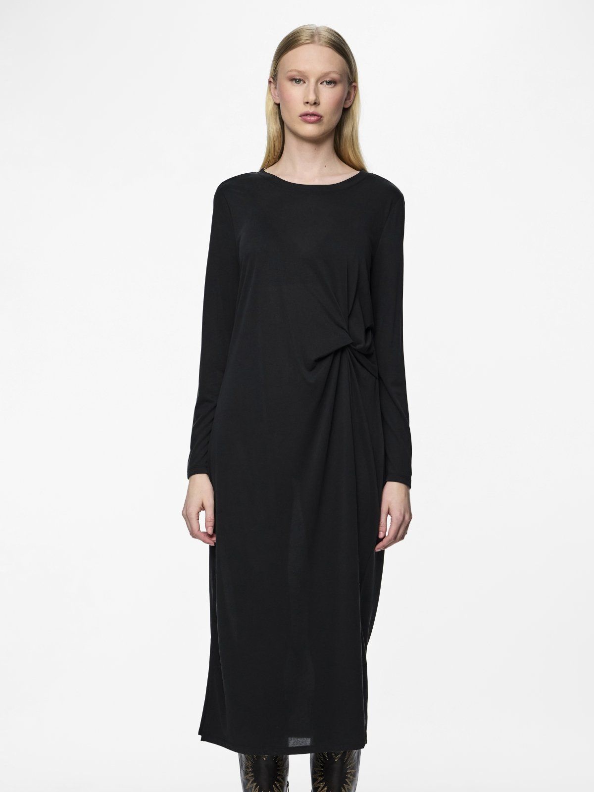 Φόρεμα μίντι basic Pieces 17151341 - Μαύρο - thefashionproject.gr - PIECES