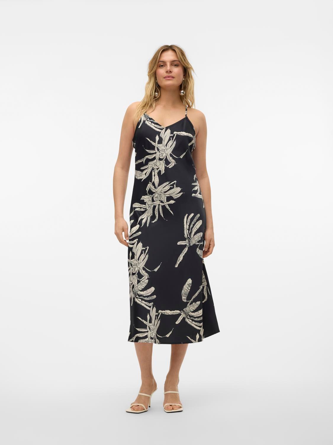 Φόρεμα σατέν με print Aware 10307622 - Μαύρο - thefashionproject.gr - AWARE by VERO MODA