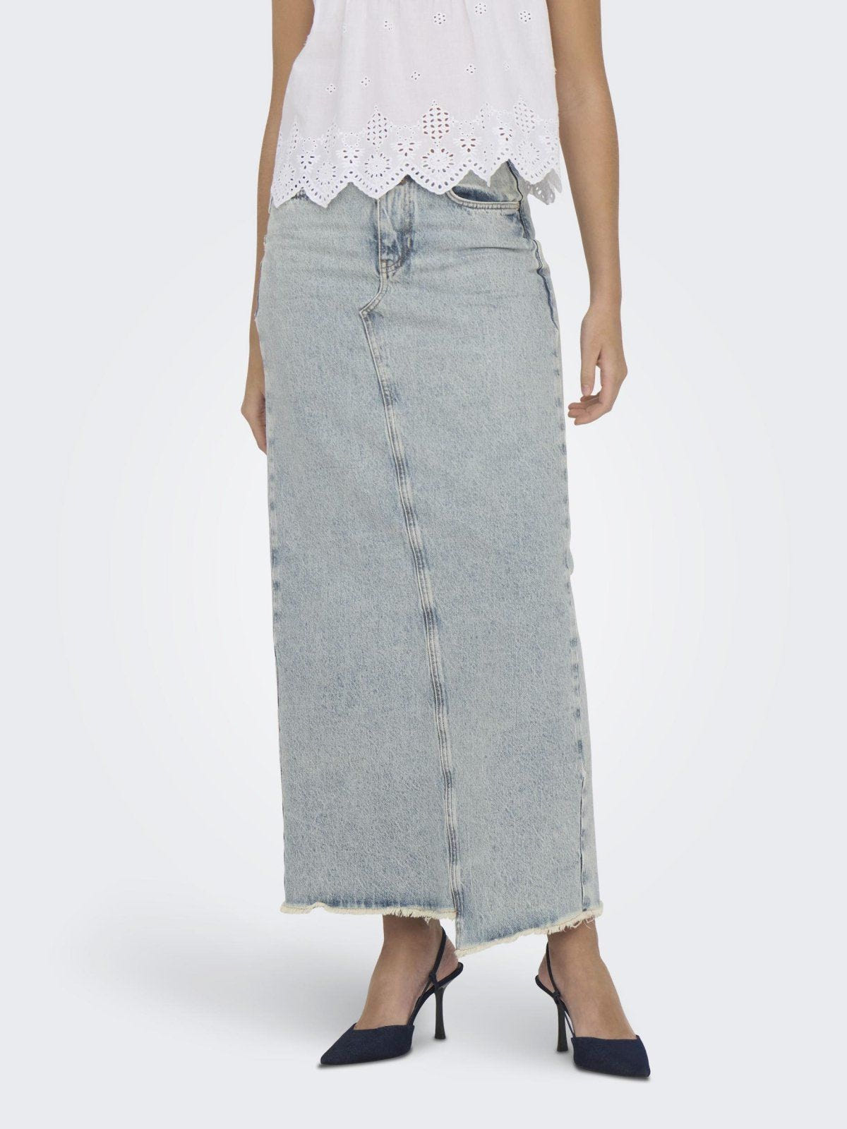 Φούστα τζιν με ξέφτια στη μέση ONLY 15315170 - Μπλε jean - thefashionproject.gr - ONLY