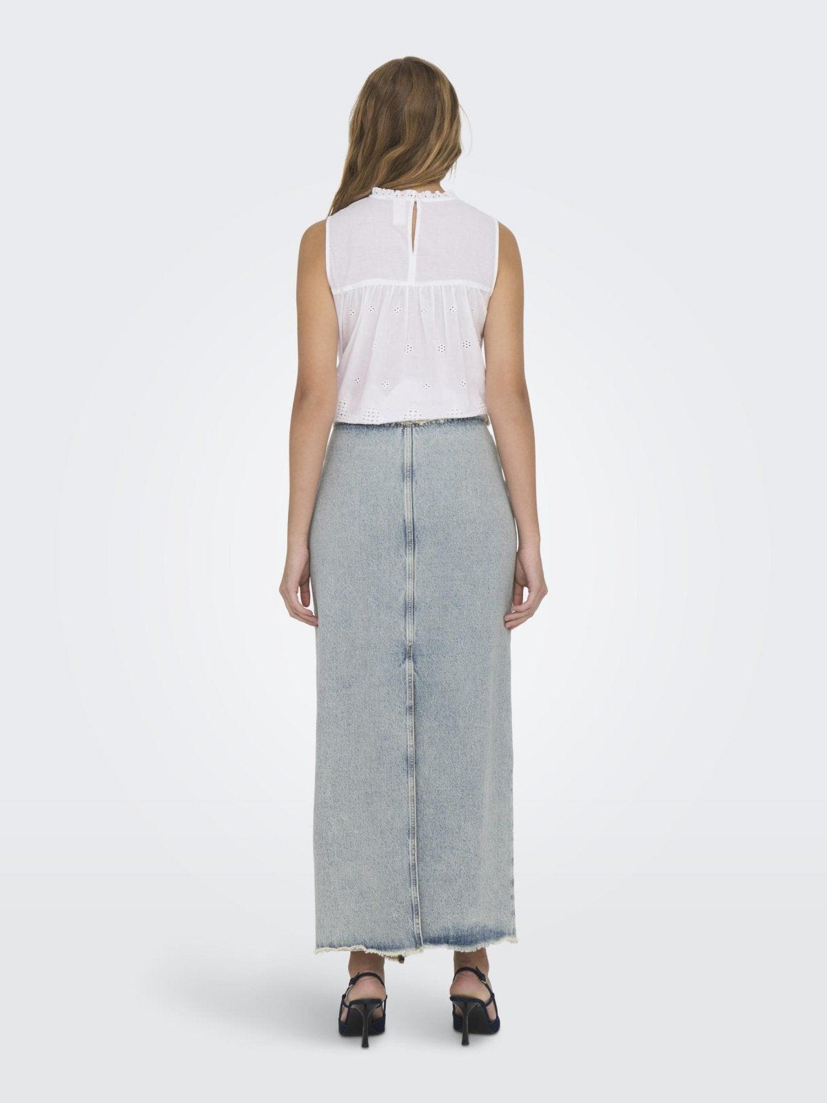 Φούστα τζιν με ξέφτια στη μέση ONLY 15315170 - Μπλε jean - thefashionproject.gr - ONLY