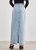 Φούστα τζιν με ξέφτια στη μέση ONLY 15315170 - Μπλε jean - thefashionproject.gr - ONLY