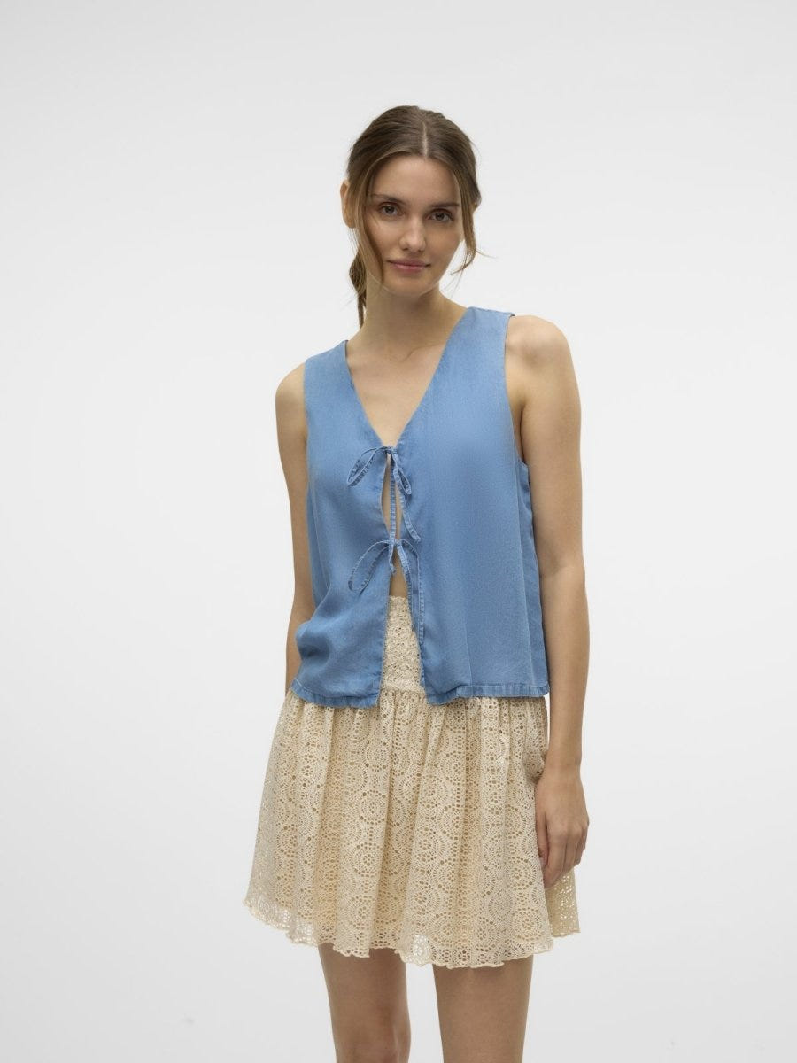 Γιλέκο υφασμάτινο με denim όψη Vero Moda 10326066 - Μπλε denim - thefashionproject.gr - VERO MODA