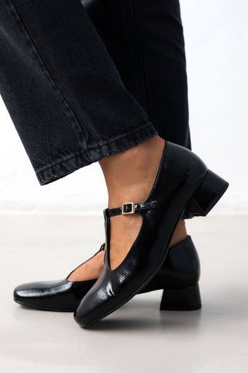 Γοβάκια λουστρίνι με μπαρέτα - Μαύρο - thefashionproject.gr - TFP
