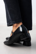 Γοβάκια λουστρίνι με μπαρέτα - Μαύρο - thefashionproject.gr - TFP