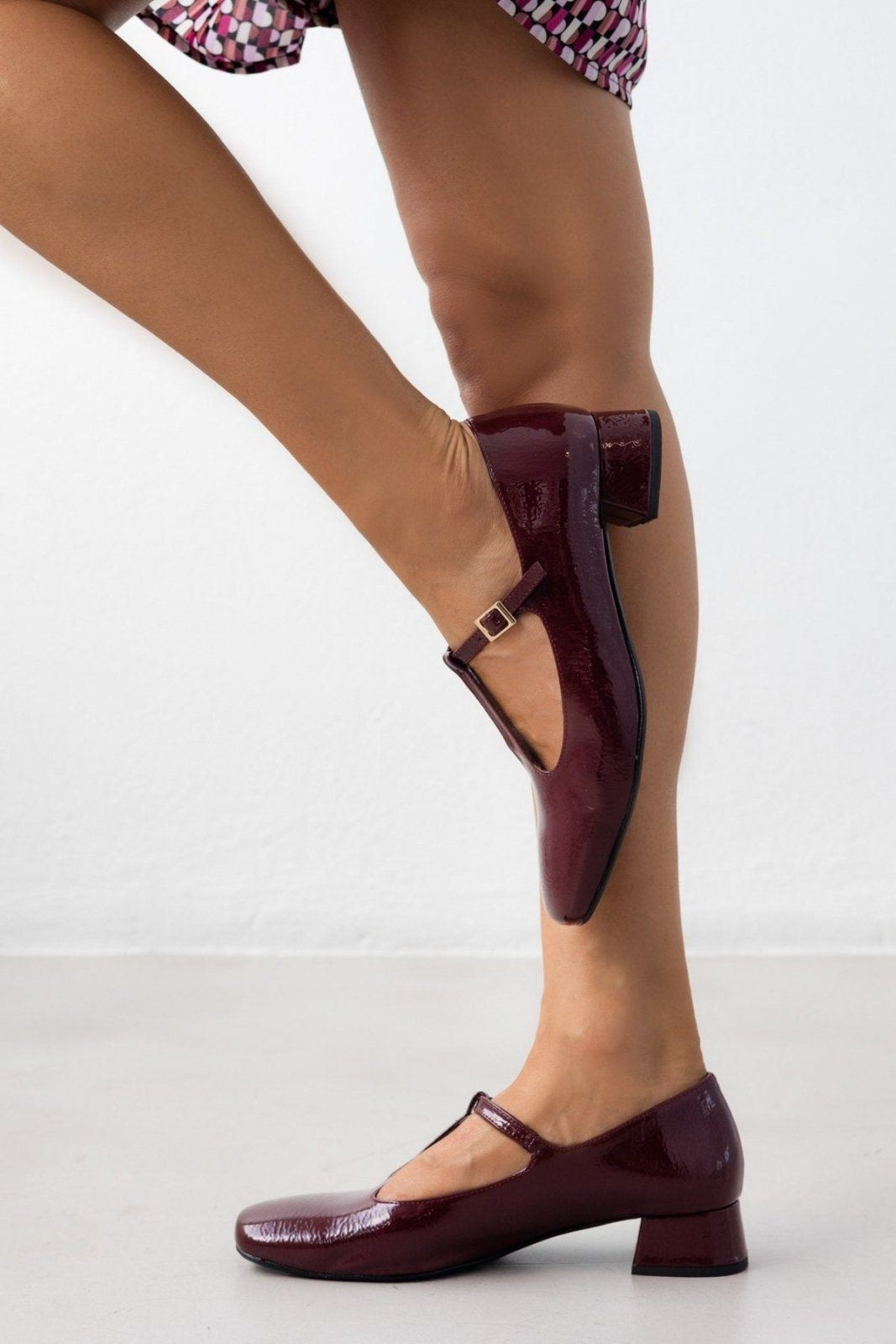 Γοβάκια λουστρίνι με μπαρέτα - Μπορντό - thefashionproject.gr - TFP