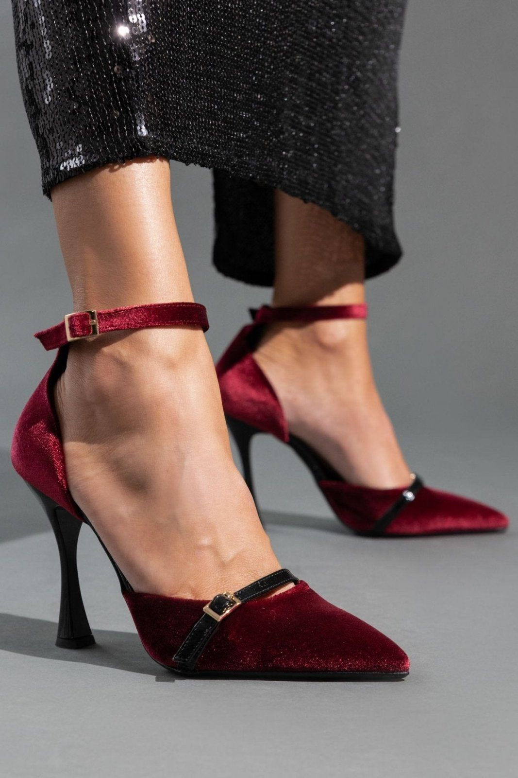 Γόβες από velvet ύφασμα με μπαρέτα TFP - Burgundy - thefashionproject.gr - TFP
