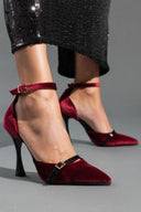 Γόβες από velvet ύφασμα με μπαρέτα TFP - Burgundy - thefashionproject.gr - TFP