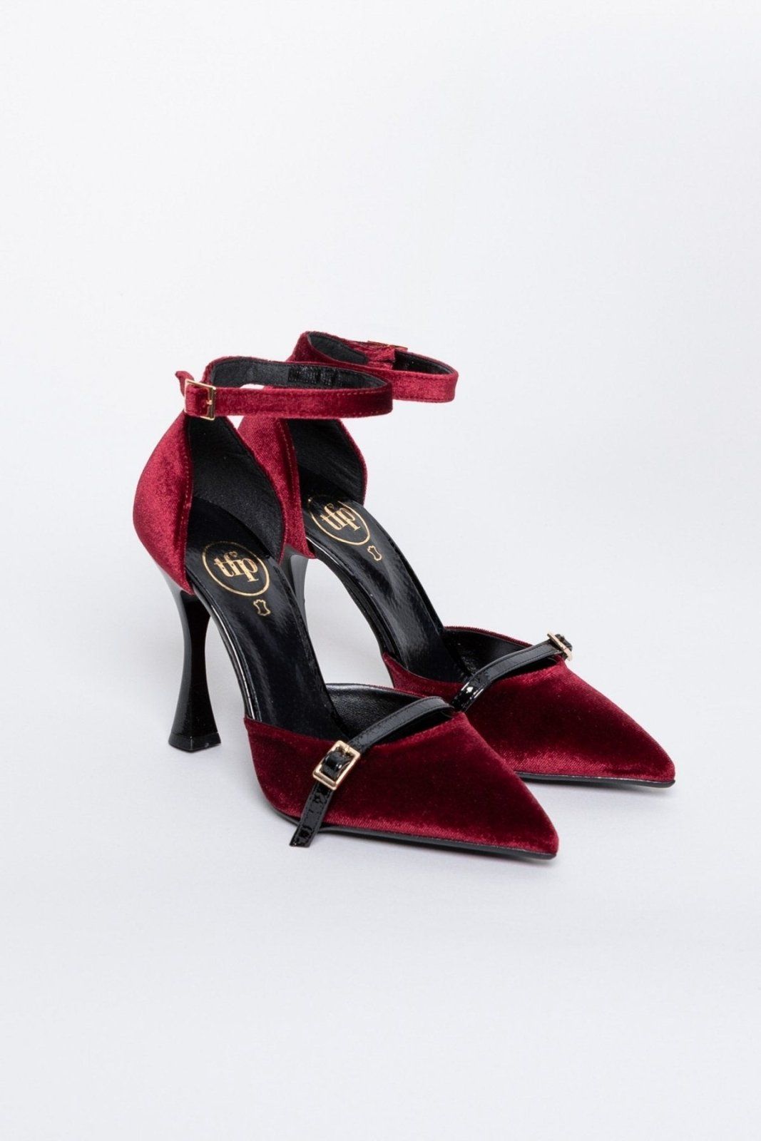 Γόβες από velvet ύφασμα με μπαρέτα TFP - Burgundy - thefashionproject.gr - TFP