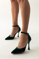 Γόβες από velvet ύφασμα με μπαρέτα TFP - Κυπαρισσί - thefashionproject.gr - TFP