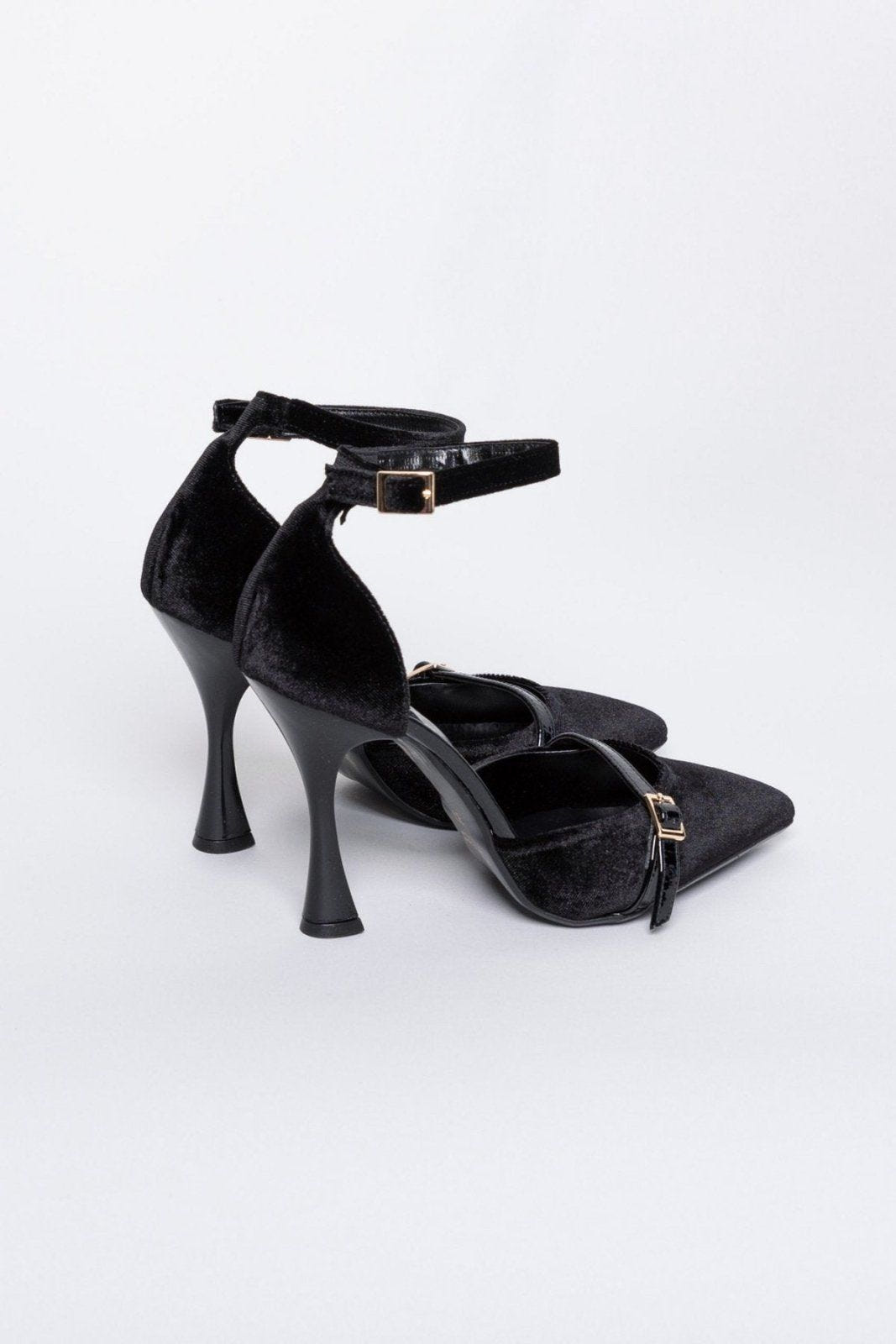 Γόβες από velvet ύφασμα με μπαρέτα TFP - Μαύρο - thefashionproject.gr - TFP