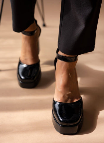 Γόβες λουστρίνι με φιάπα TFP - Μαύρο - thefashionproject.gr - TFP