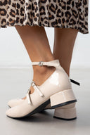 Γόβες λουστρίνι με μπαρέτα ERYNN - Ζαχαρί - thefashionproject.gr - ERYNN