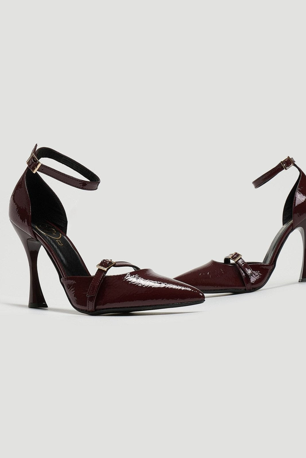 Γόβες λουστρίνι με μπαρέτα TFP - Burgundy - thefashionproject.gr - TFP