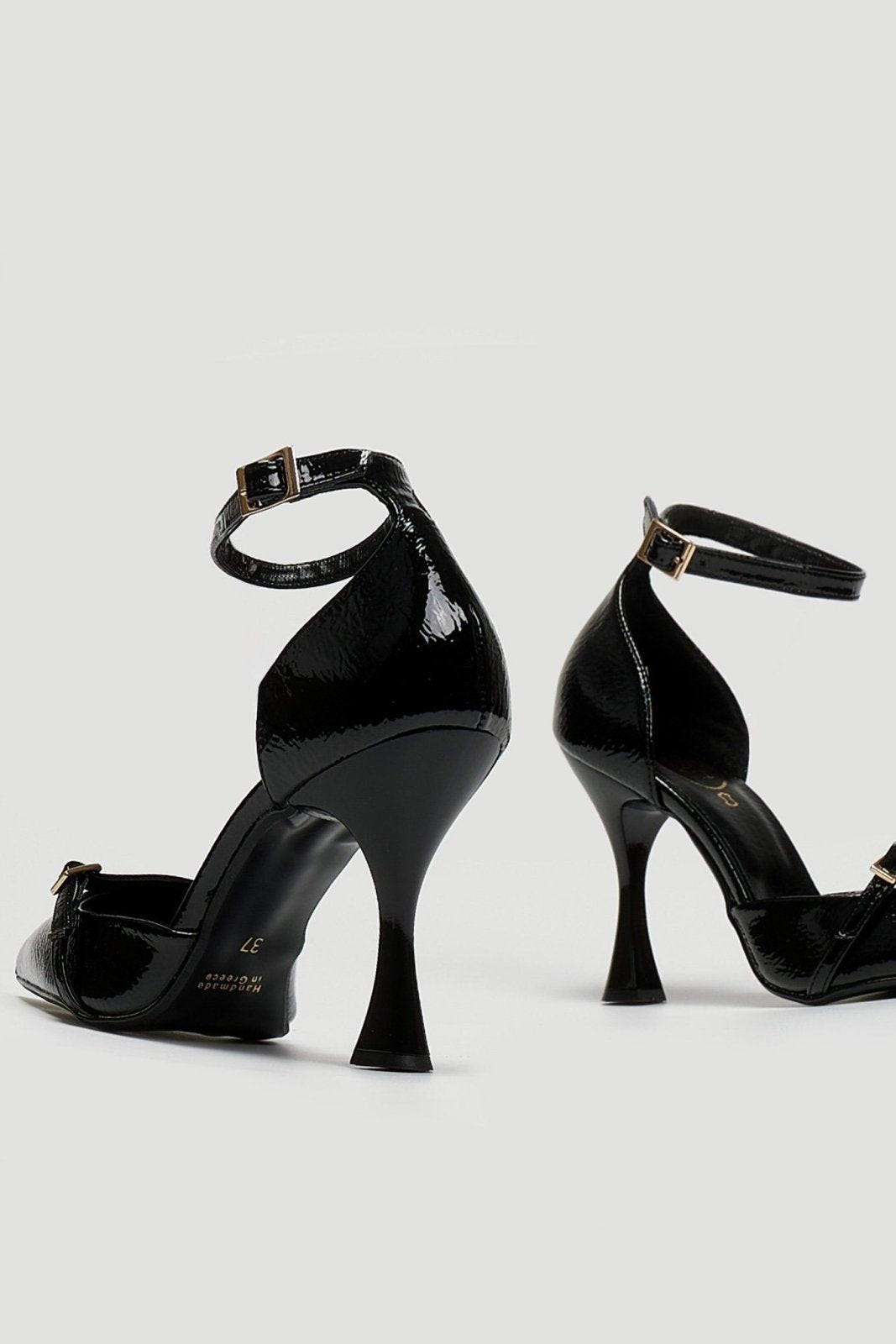 Γόβες λουστρίνι με μπαρέτα TFP - Μαύρο - thefashionproject.gr - TFP