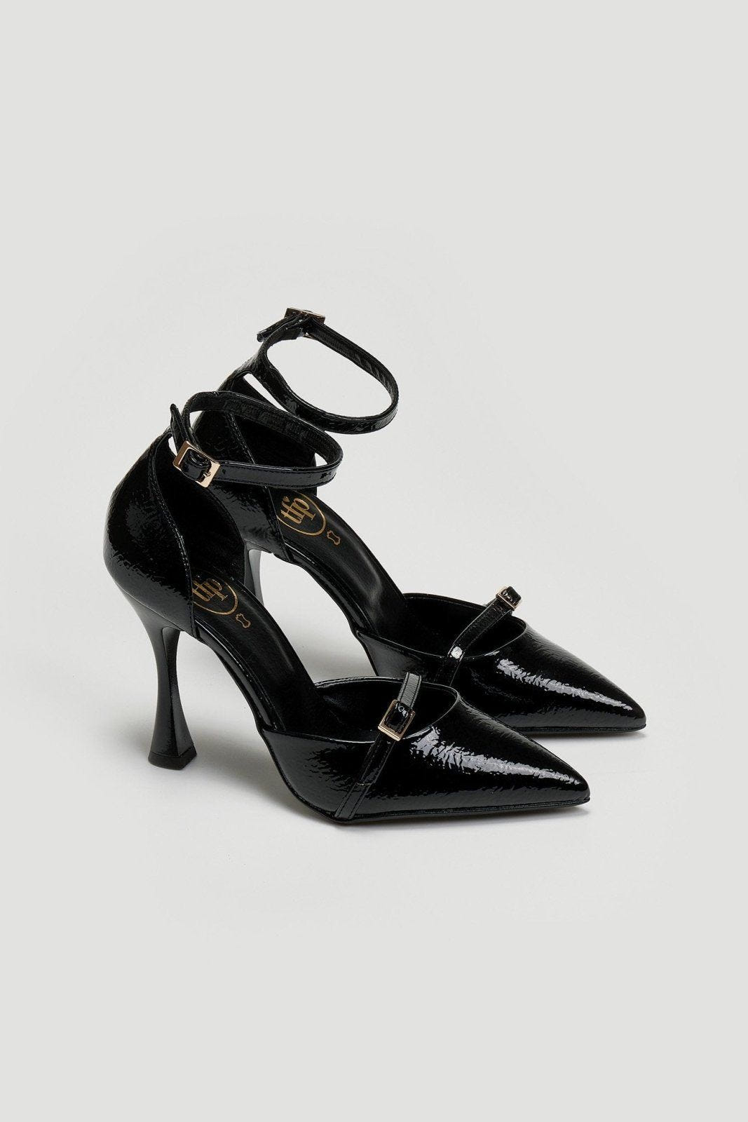 Γόβες λουστρίνι με μπαρέτα TFP - Μαύρο - thefashionproject.gr - TFP