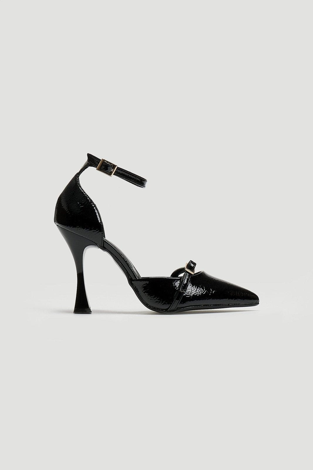 Γόβες λουστρίνι με μπαρέτα TFP - Μαύρο - thefashionproject.gr - TFP