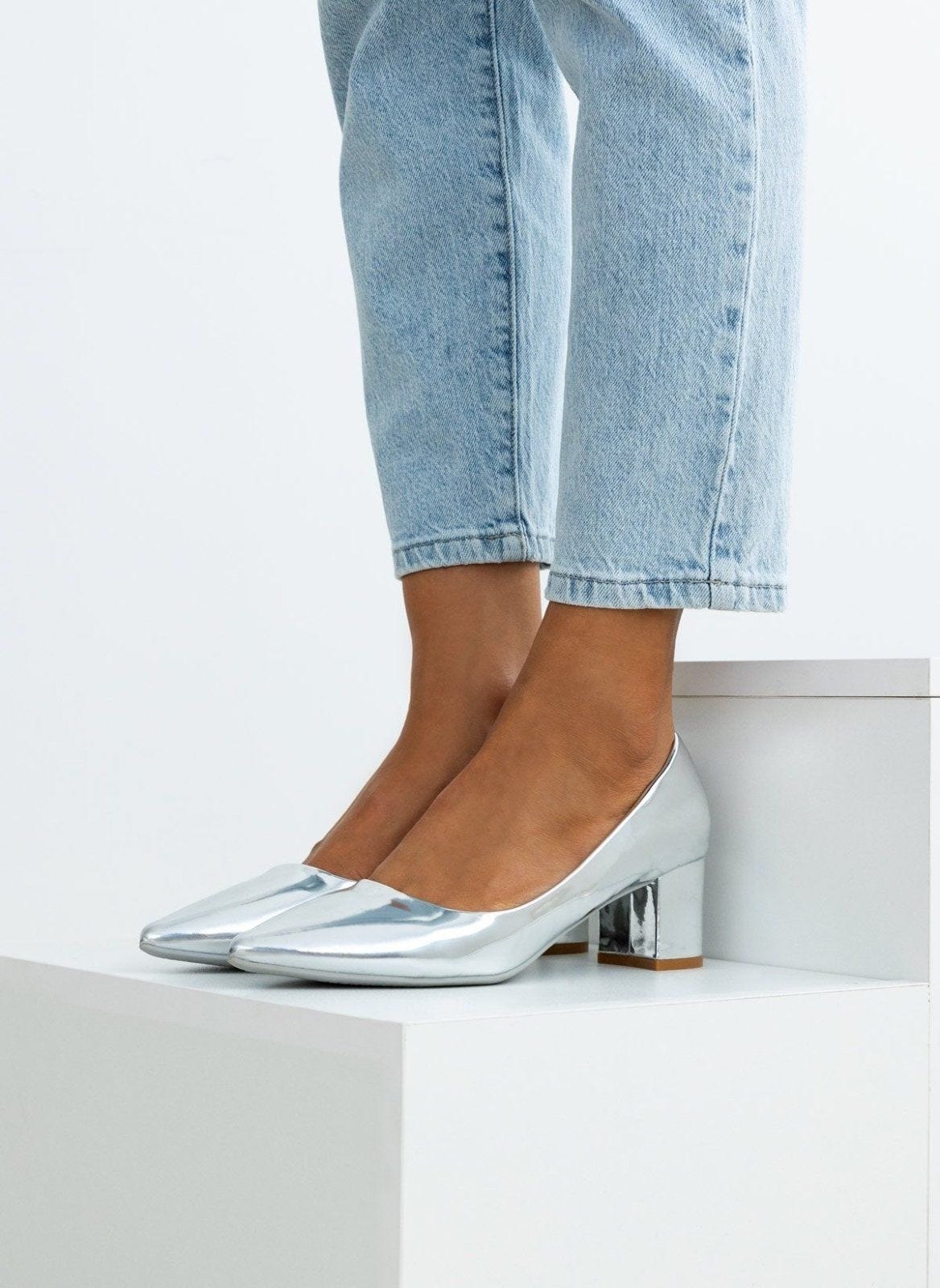 Γόβες λουστρίνι μυτερές - Ασημί - thefashionproject.gr - GIVANA