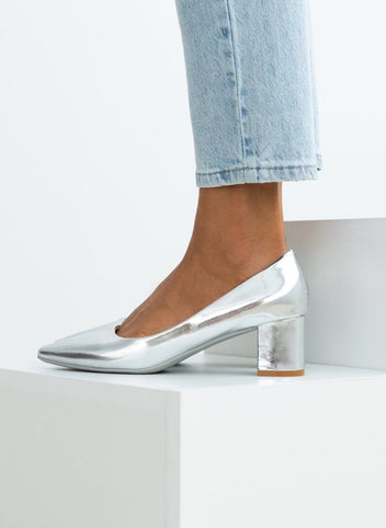 Γόβες λουστρίνι μυτερές - Ασημί - thefashionproject.gr - GIVANA