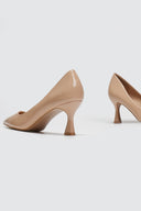 Γόβες λουστρίνι μυτερές ERYNN - Μπεζ - thefashionproject.gr - ERYNN