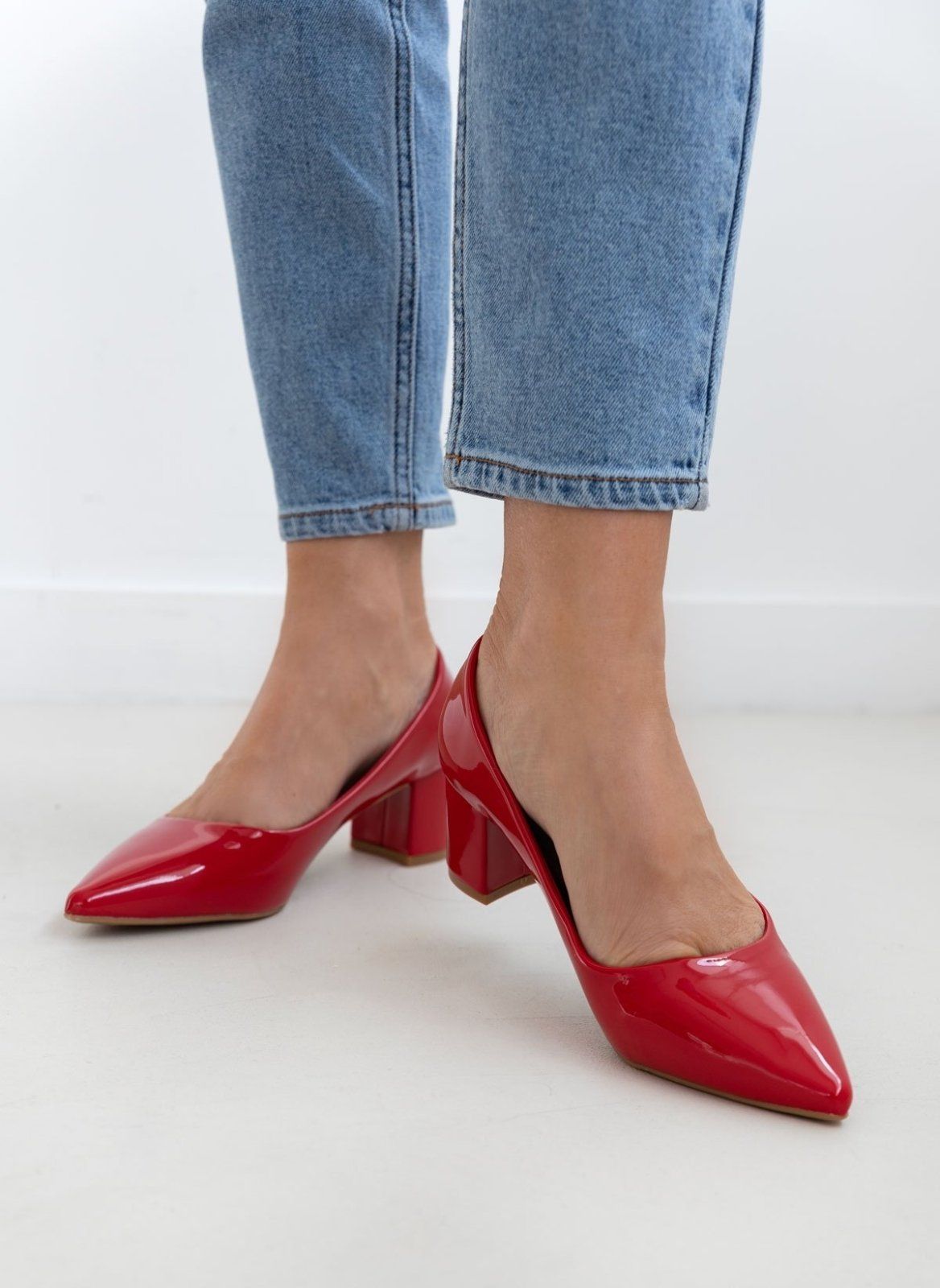 Γόβες λουστρίνι μυτερές - Κόκκινο - thefashionproject.gr - GIVANA