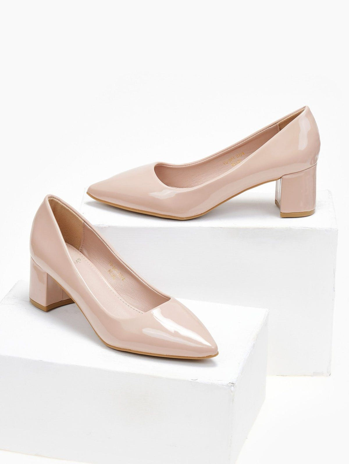 Γόβες λουστρίνι μυτερές - Μπεζ - thefashionproject.gr - GIVANA
