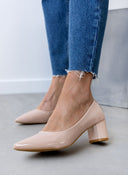 Γόβες λουστρίνι μυτερές - Μπεζ - thefashionproject.gr - GIVANA