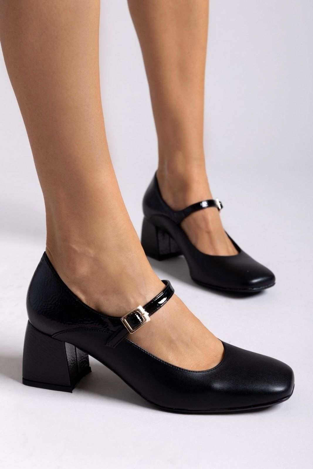Γόβες Mary Janes με λουστρίνι TFP - Μαύρο - thefashionproject.gr - TFP