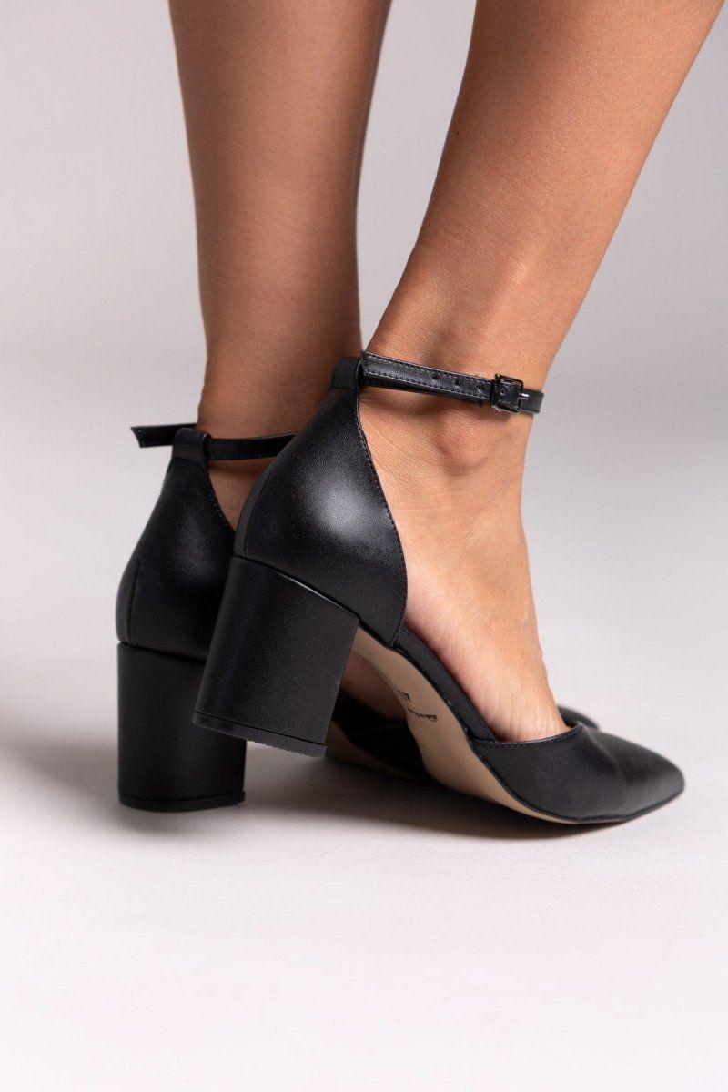 Γόβες με ανοιχτά πλαϊνά TFP - Μαύρο - thefashionproject.gr - TFP